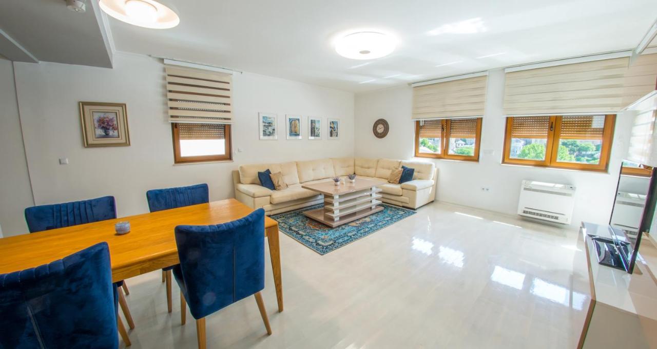 Apartment Light De Luxe - With Old Bridge View Mostar Bagian luar foto