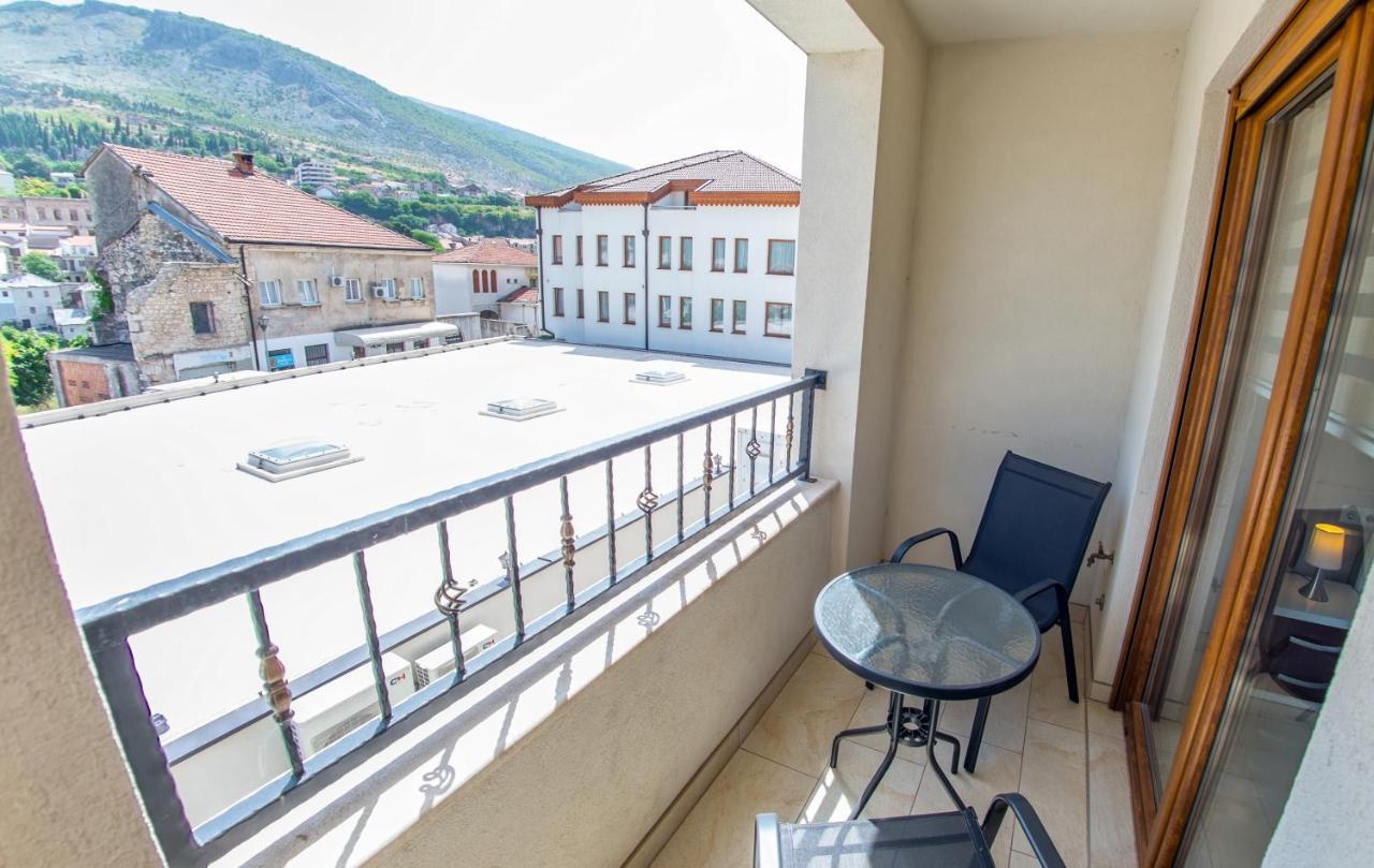 Apartment Light De Luxe - With Old Bridge View Mostar Bagian luar foto