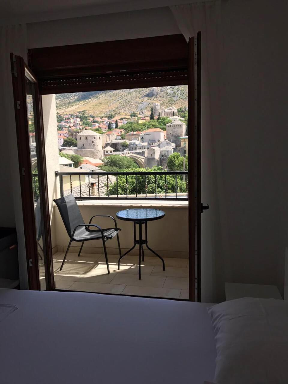 Apartment Light De Luxe - With Old Bridge View Mostar Bagian luar foto